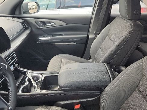 Used 2026 Chevrolet Traverse LT w/ Midnight/Sport Edition image 9