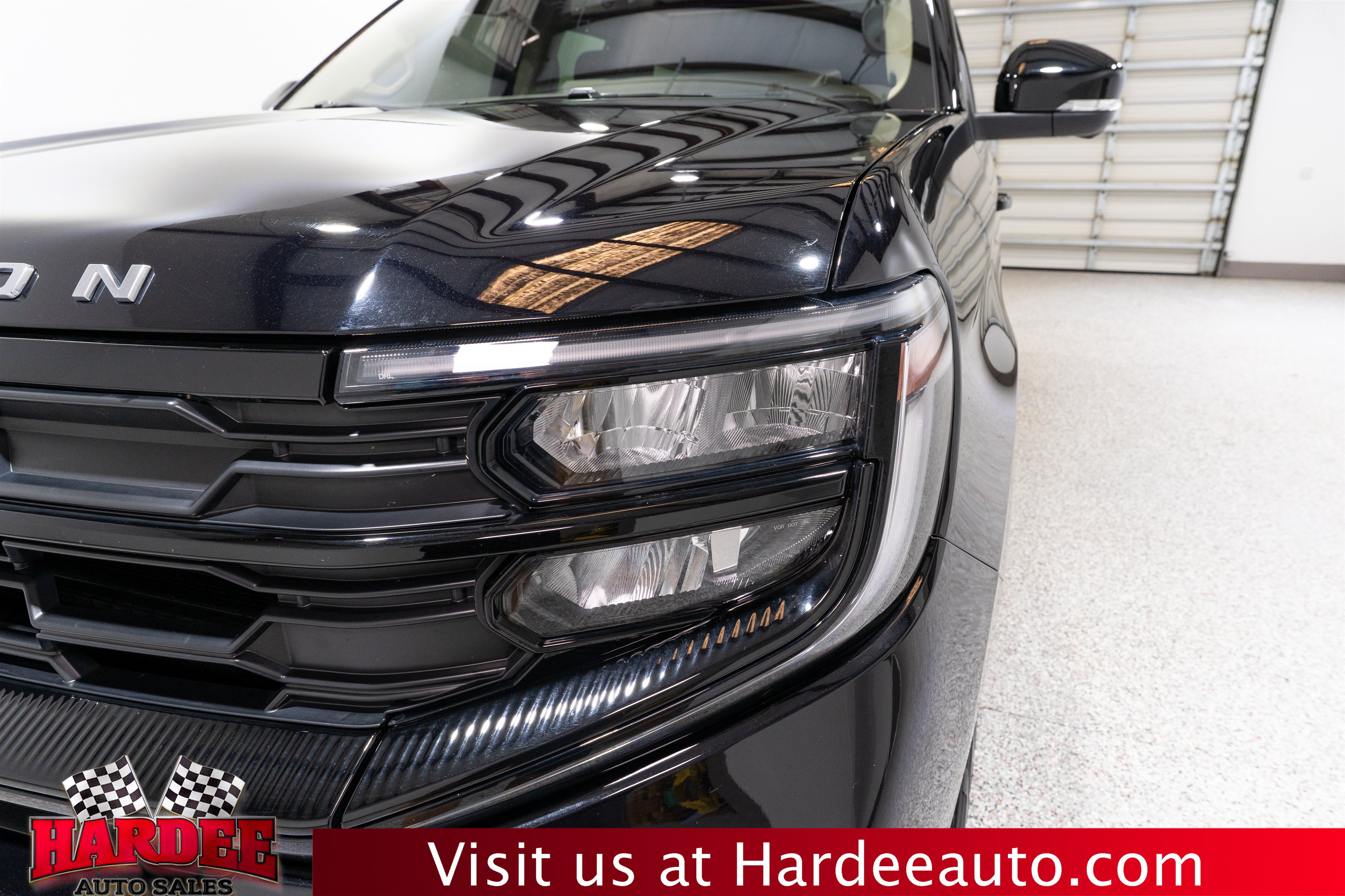 Used 2025 Ford Expedition Active AWD/4WD image 8
