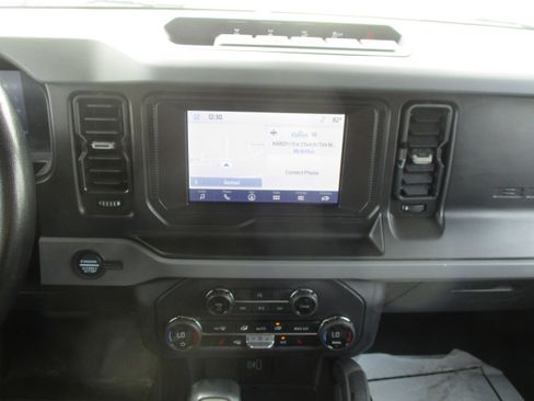 Used 2023 Ford Bronco Big Bend w/ Sasquatch Package image 13