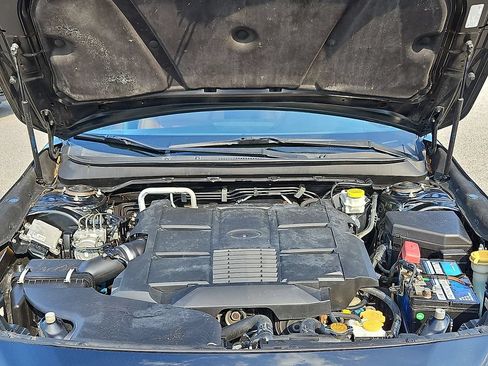Used 2018 Subaru Outback 3.6R Touring AWD/4WD image 30