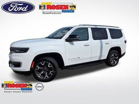 Used 2023 Jeep Wagoneer Series III w/ Preferred Equipment Group AWD/4WD image 1