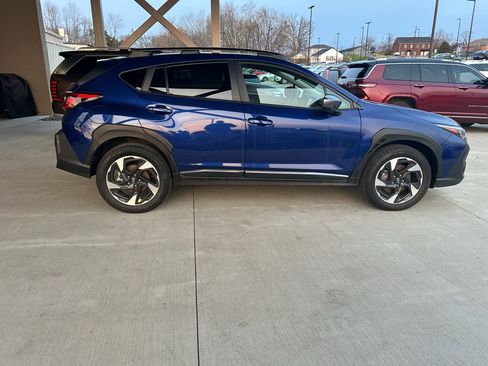 Used 2024 Subaru Crosstrek 2.5i Limited w/ Crosstrek Mirror Package image 8