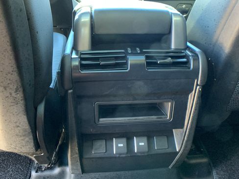 Used 2024 Land Rover Defender 110 S image 22