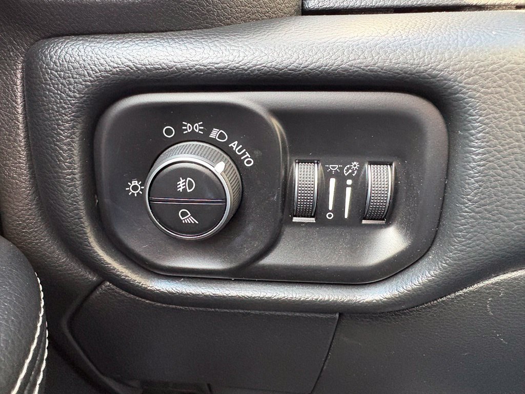 Used 2020 RAM 3500 Laramie AWD/4WD image 15