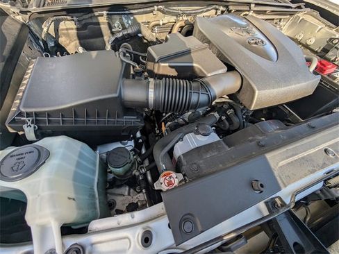 Used 2022 Toyota Tacoma SR5 image 15