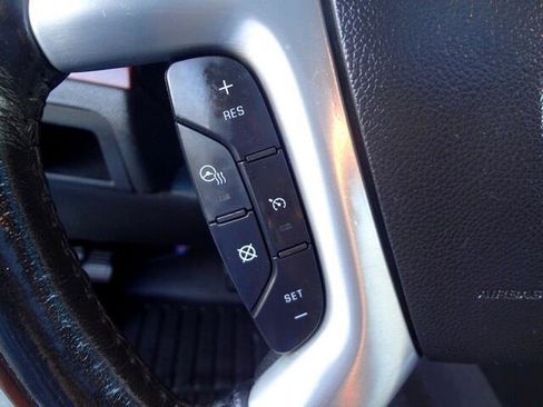 Used 2011 Cadillac Escalade Premium image 31