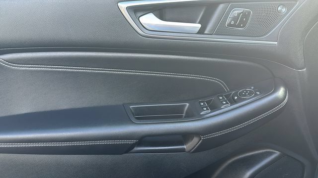 Used 2024 Ford Edge Titanium AWD/4WD image 11
