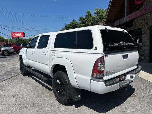 Used 2015 Toyota Tacoma 4x4 Double Cab w/ SR Package image 3