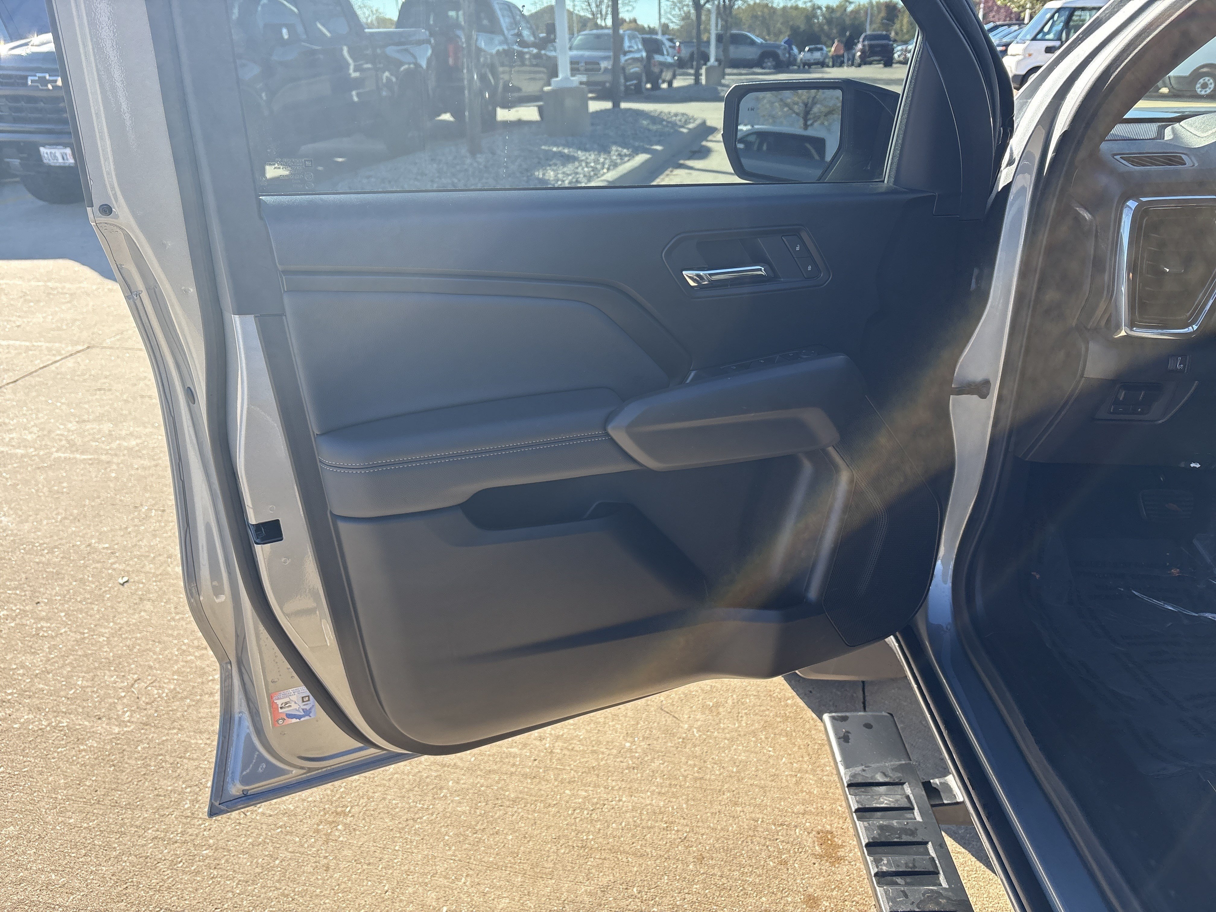 Used 2025 GMC Canyon Elevation w/ Convenience Package AWD/4WD image 11