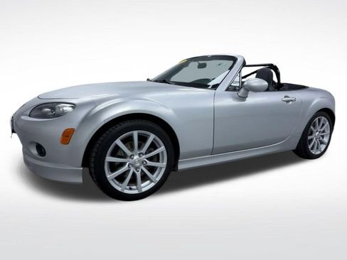 Used 2006 MAZDA MX-5 Miata Grand Touring w/ Premium Pkg RWD image 4