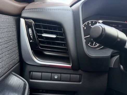 Certified 2023 Nissan Rogue SV image 25