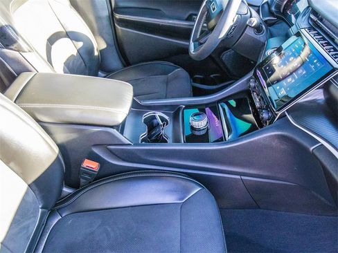 Used 2024 Jeep Grand Cherokee Altitude image 17