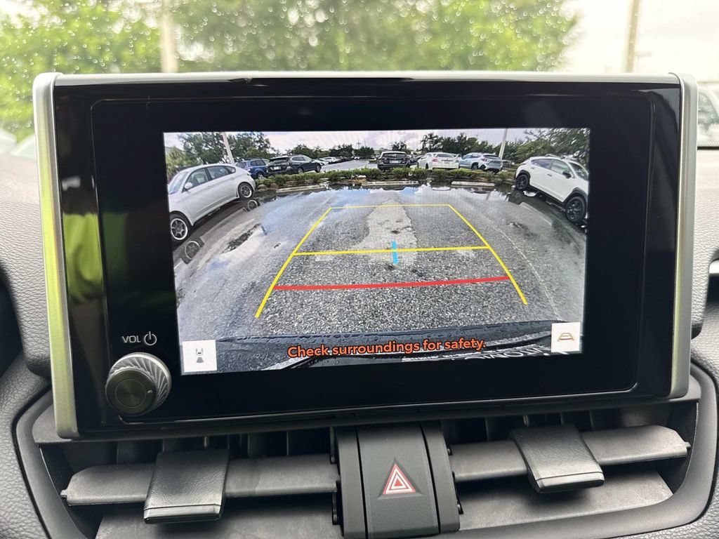 Used 2024 Toyota RAV4 XLE FWD image 28