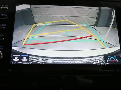 Used 2021 Toyota Camry XLE FWD image 18