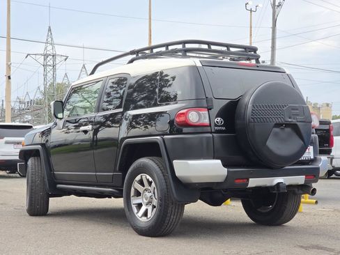 Used 2014 Toyota FJ Cruiser 4WD w/ Upgrade Package image 12