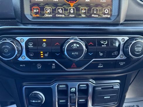 Used 2022 Jeep Wrangler Unlimited Sport w/ Sun And Sound Package AWD/4WD image 28