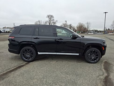 New 2026 Jeep Grand Cherokee L Summit w/ Obsidian Package AWD/4WD image 9