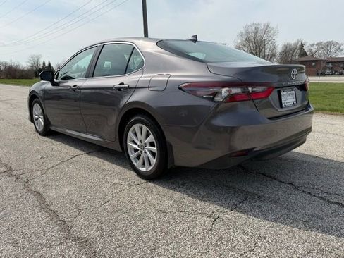 Used 2024 Toyota Camry LE image 7