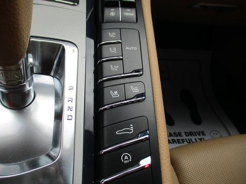 Used 2013 Porsche Panamera image 28