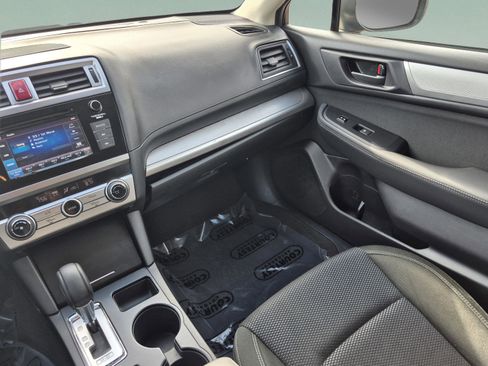 Used 2019 Subaru Outback 2.5i AWD/4WD image 13