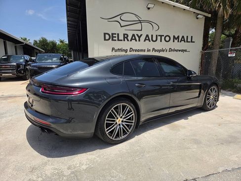 Used 2020 Porsche Panamera RWD image 5
