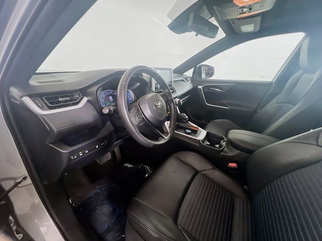 Used 2020 Toyota RAV4 XSE w/ XSE Grade Weather Package AWD/4WD image 17