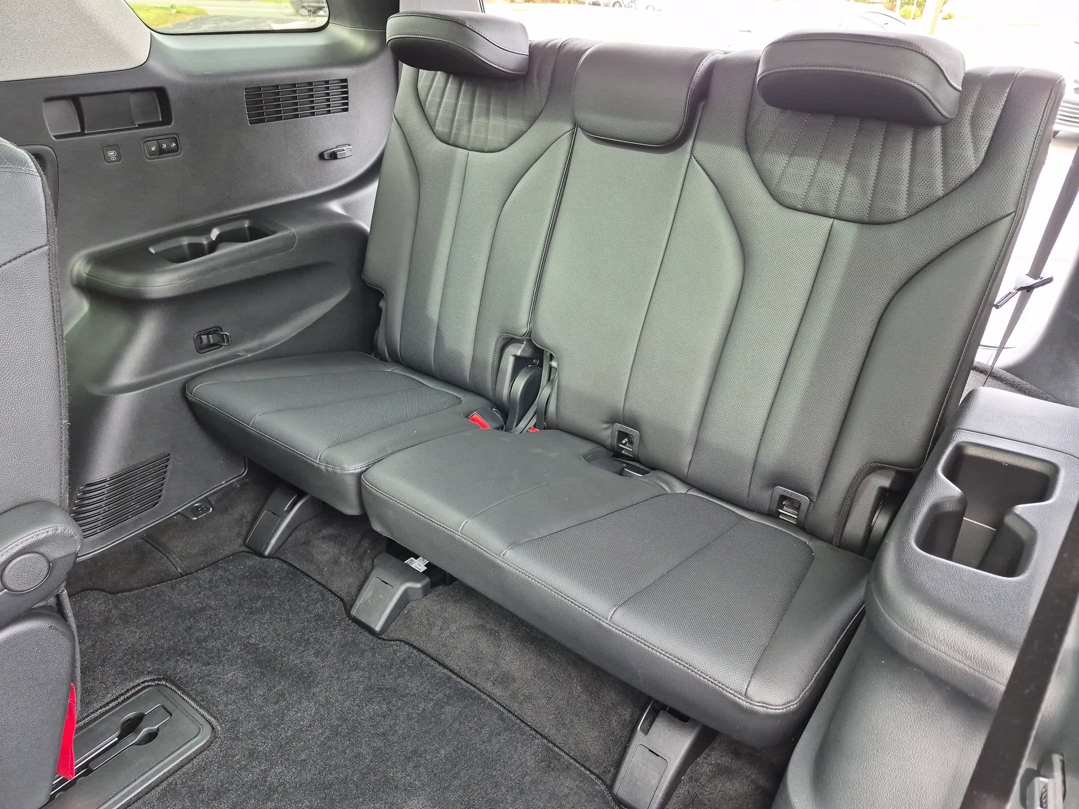 Used 2025 Hyundai Palisade Limited AWD/4WD image 32