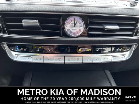 Used 2020 Kia K900 Luxury w/ VIP Package image 26