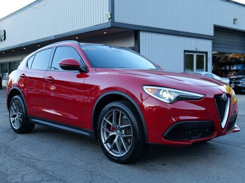 Used 2018 Alfa Romeo Stelvio Ti Sport image 65