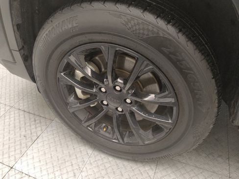 Used 2023 Jeep Cherokee Altitude Lux image 31