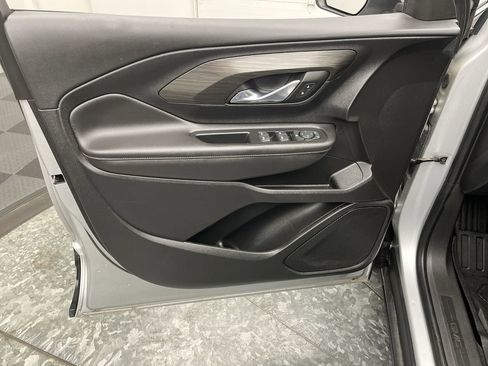Used 2022 GMC Terrain SLE w/ LPO, Floor Liner Package image 6