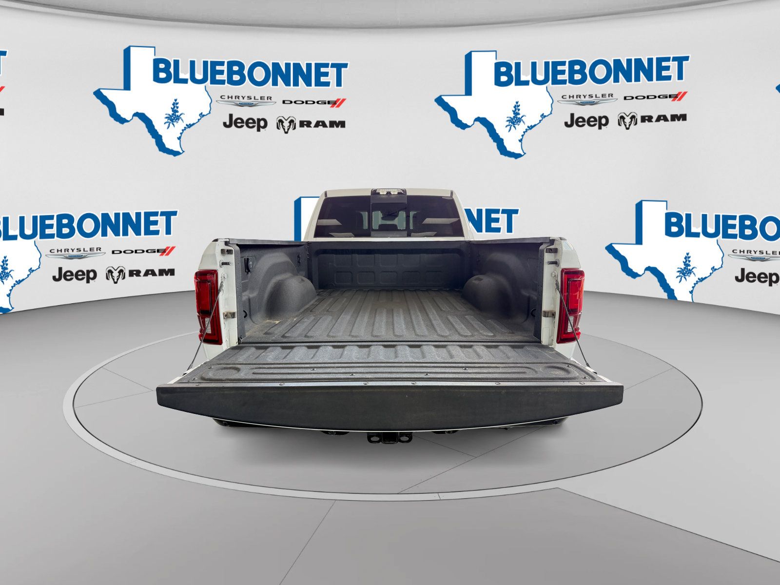 Used 2025 RAM 2500 Laramie AWD/4WD image 23