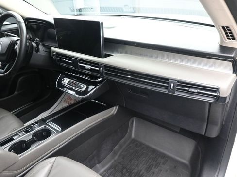 Used 2024 Lincoln Corsair Premiere w/ Equipment Group 101A image 15