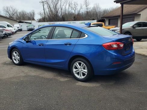 Used 2016 Chevrolet Cruze LT w/ Convenience Package FWD image 4
