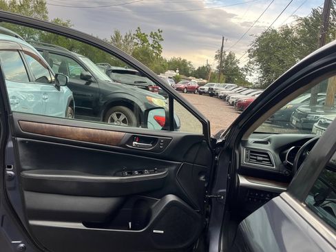 Used 2017 Subaru Outback 3.6R Limited AWD/4WD image 10