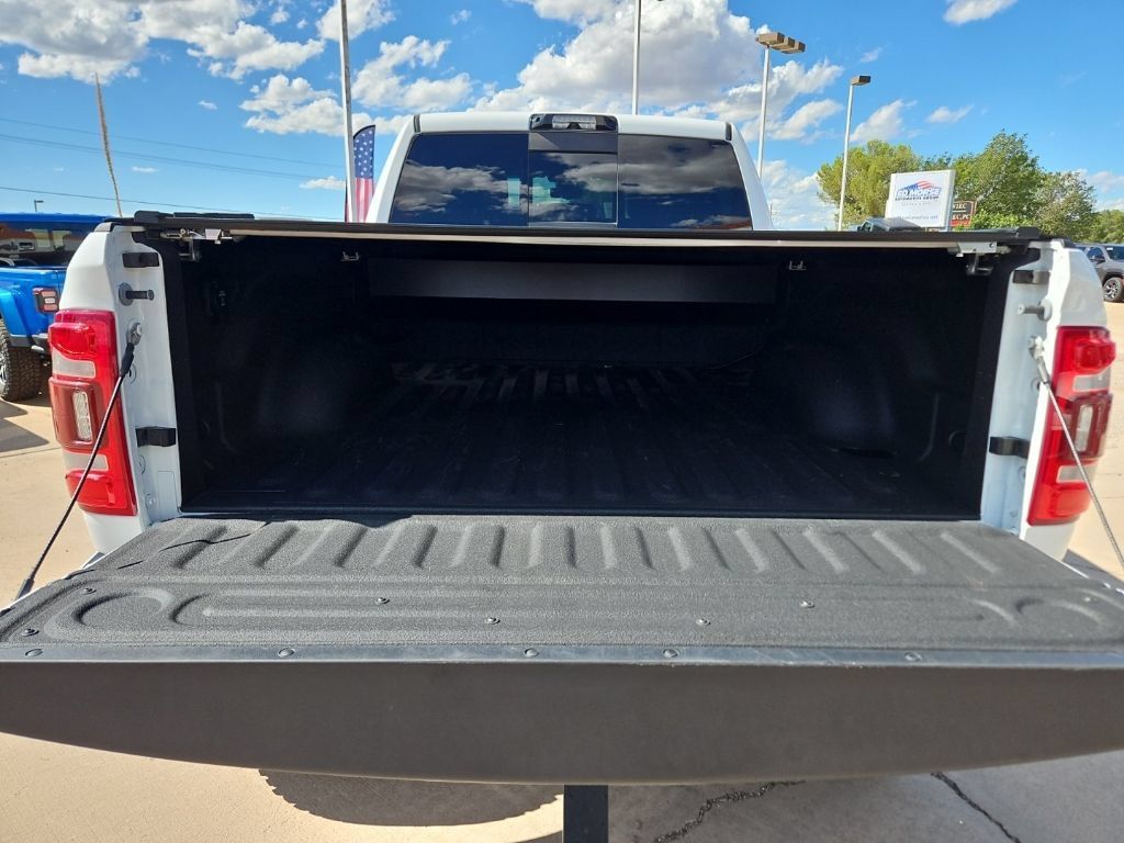 Used 2022 RAM 3500 Laramie AWD/4WD image 11
