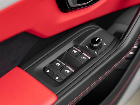 Used 2020 Lamborghini Urus image 18