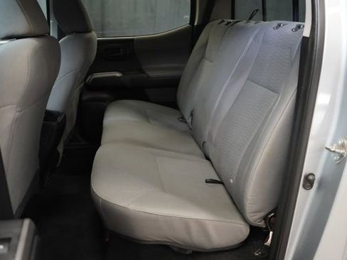 Used 2017 Toyota Tacoma SR5 AWD/4WD image 37