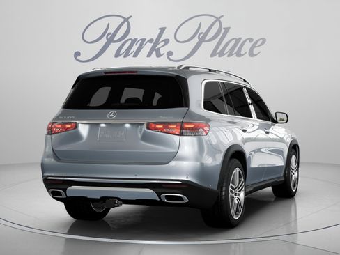 Used 2026 Mercedes-Benz GLS 450 4MATIC image 18