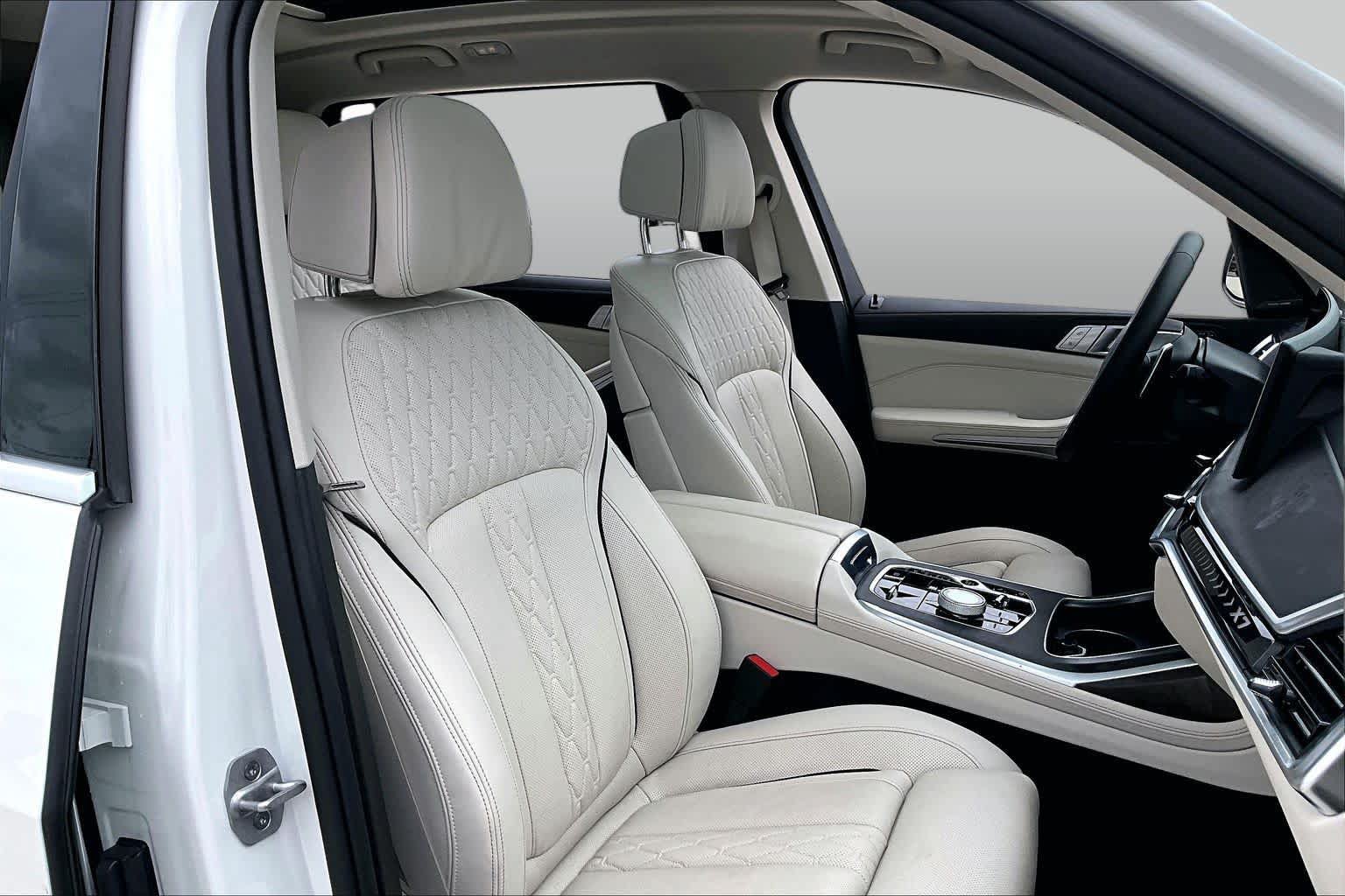 Used 2026 BMW X7 xDrive40i AWD/4WD image 8