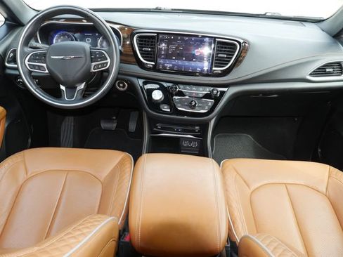 Used 2021 Chrysler Pacifica Pinnacle AWD/4WD image 9