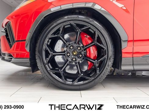 Used 2023 Lamborghini Urus Performante AWD/4WD image 14