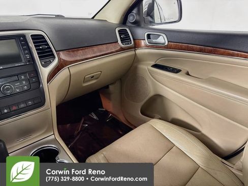 Used 2011 Jeep Grand Cherokee Limited w/ Luxury Group II AWD/4WD image 26