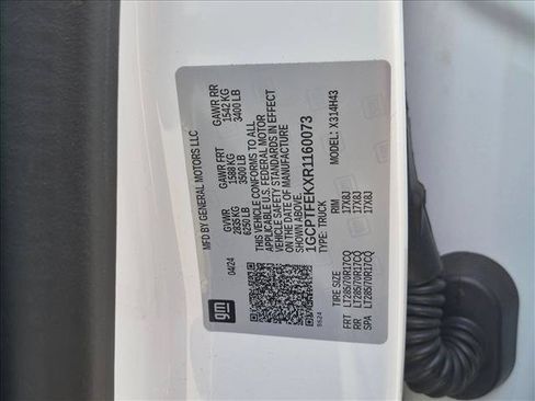 Used 2024 Chevrolet Colorado ZR2 w/ Safety Package AWD/4WD image 14