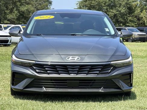 Used 2024 Hyundai Elantra SEL w/ Convenience Package FWD image 3
