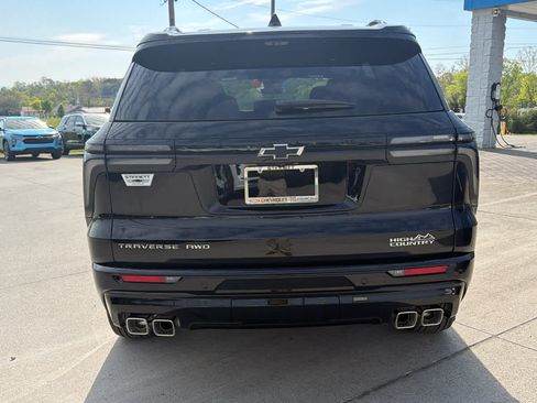 New 2026 Chevrolet Traverse High Country w/ LPO, Floor Liner Package AWD/4WD image 7