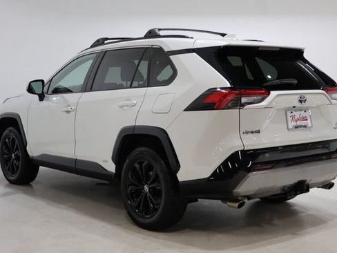 Used 2022 Toyota RAV4 SE w/ Convenience Package AWD/4WD image 6