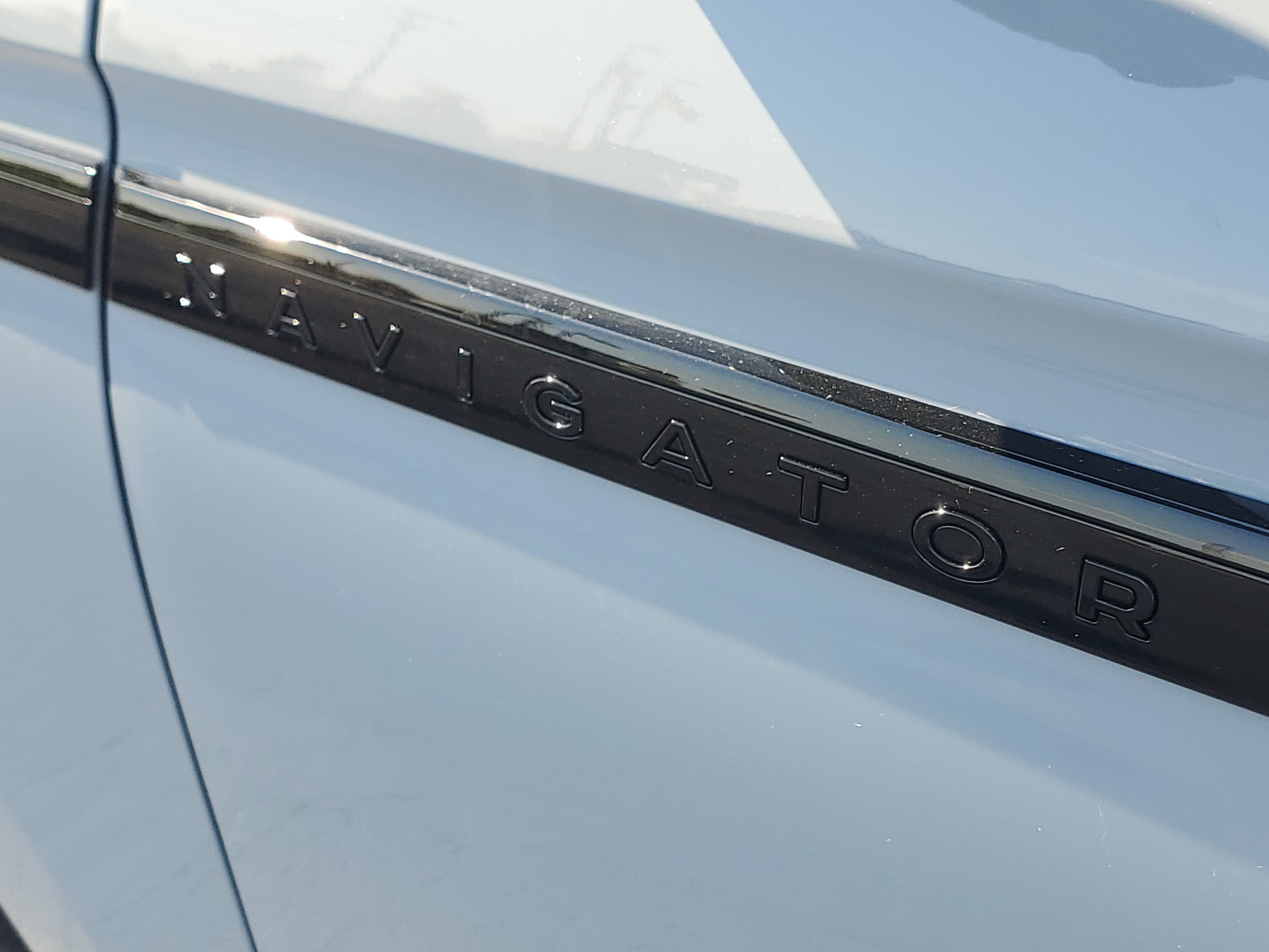 New 2027 Lincoln Navigator Reserve w/ Jet Appearance Package AWD/4WD image 7