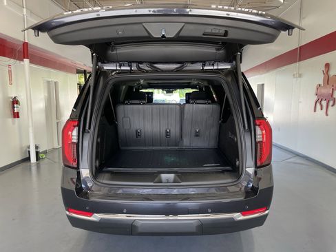 New 2026 GMC Yukon XL Elevation w/ Elevation Premium Package RWD image 8