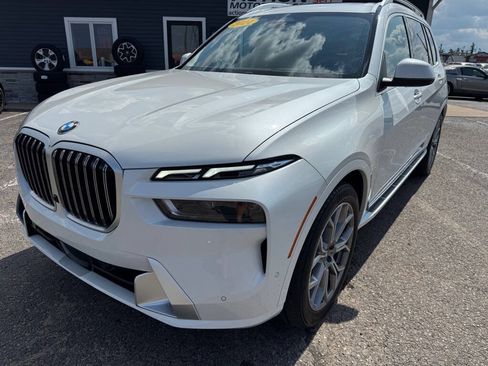 Used 2024 BMW X7 xDrive40i AWD/4WD image 9